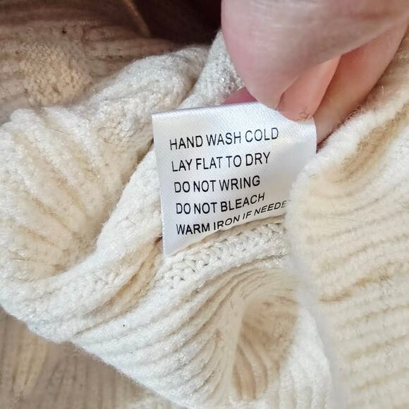 NWT Belldini Ecru Button Up Cardigan Sweater Shimmer Size L Large - Picture 7 of 12